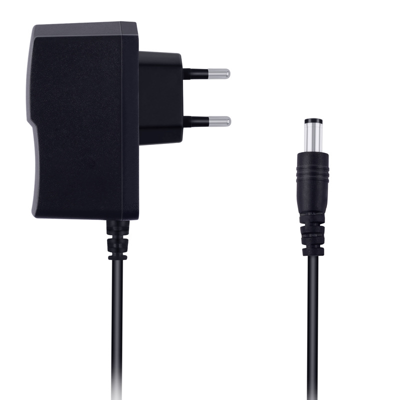 Adaptador de Corriente Univers - Retro Gaming Universe reseña y precio
